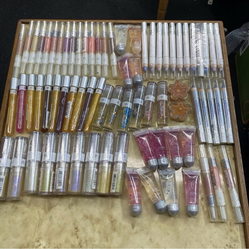 75 Original Caboodles Pieces Lipgloss Glitter Gloss Eyeliner NEW